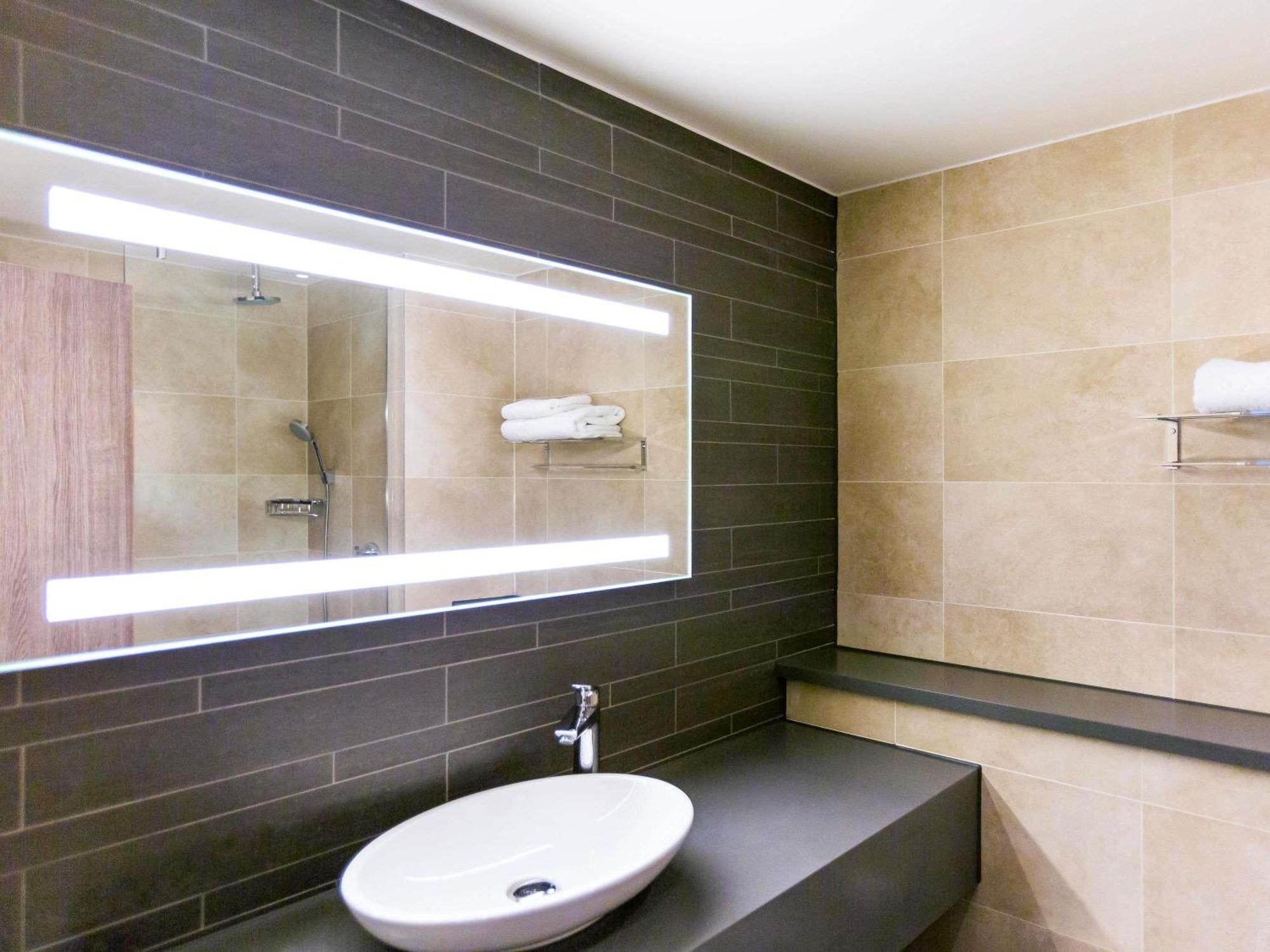 Mercure Dartford Brands Hatch Hotel & Spa Ash  Exterior photo